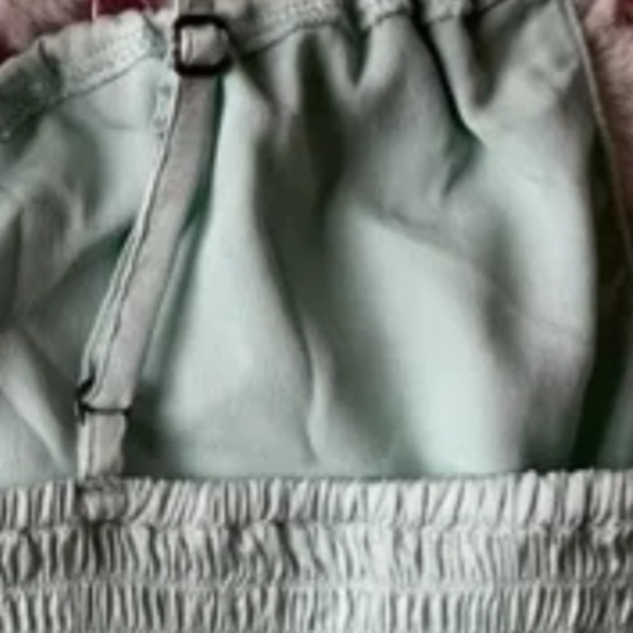 Brand New Hollister Satin Crop Top - Picture 9 of 11